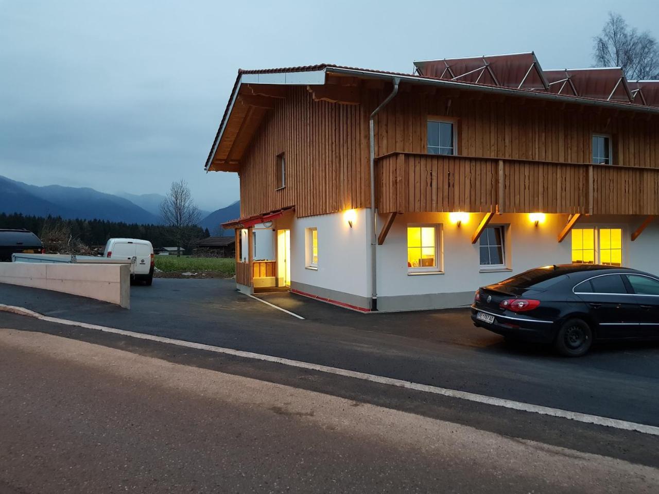 Gaestehaus Am Hahnenkamm Reutte Bagian luar foto