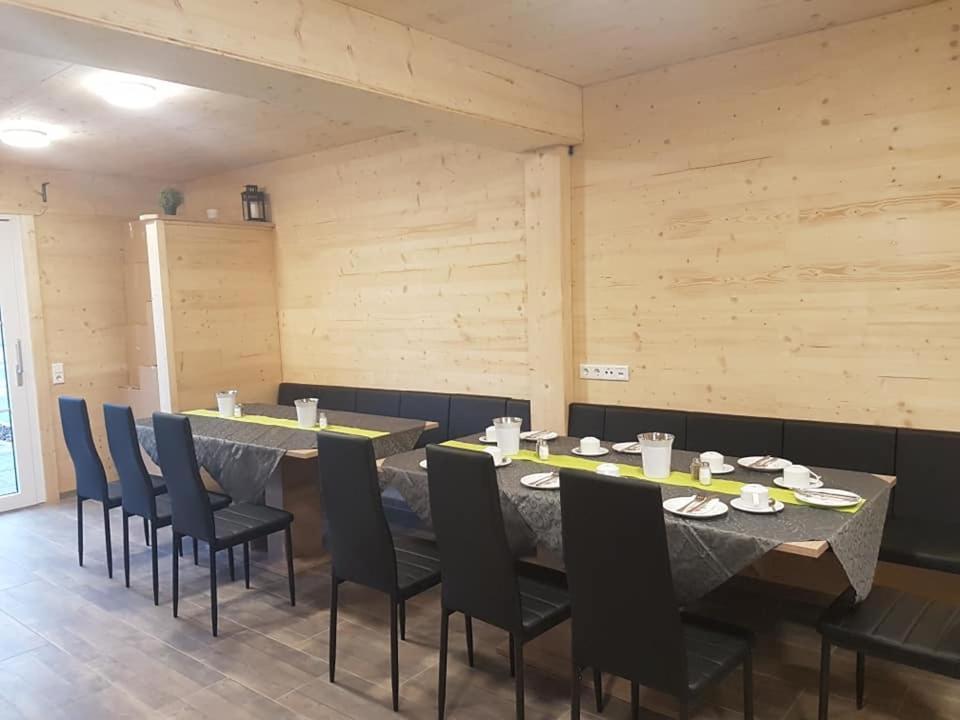 Gaestehaus Am Hahnenkamm Reutte Bagian luar foto
