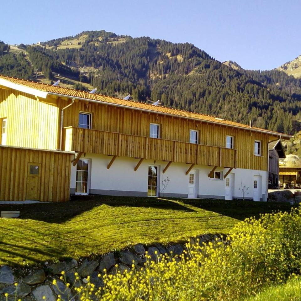 Gaestehaus Am Hahnenkamm Reutte Bagian luar foto